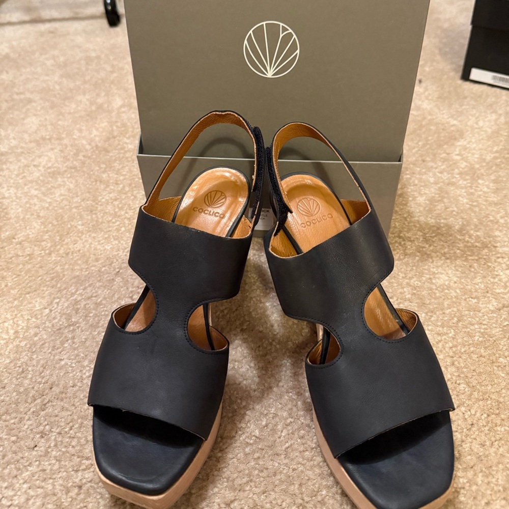 COCLICO Black Sandals with Ankle Strap and Wedge Sole